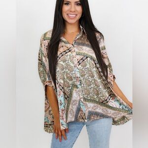 Eesome beautiful button down flowy blouse